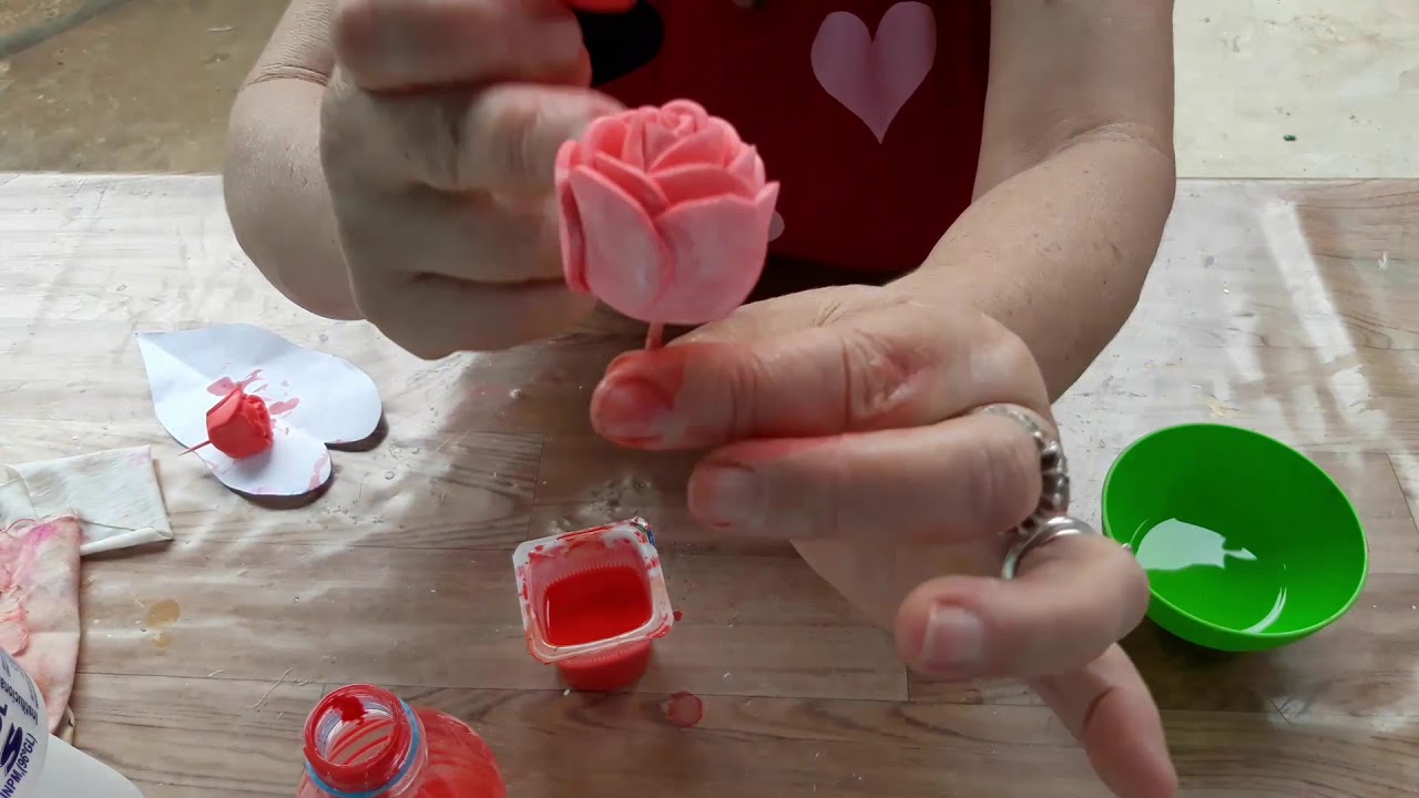 APRENDA A PREPARAR  TINTA DE TECIDO  NO ÁCOOL, PARA PINTURA DE FLORES  DE E.V.A