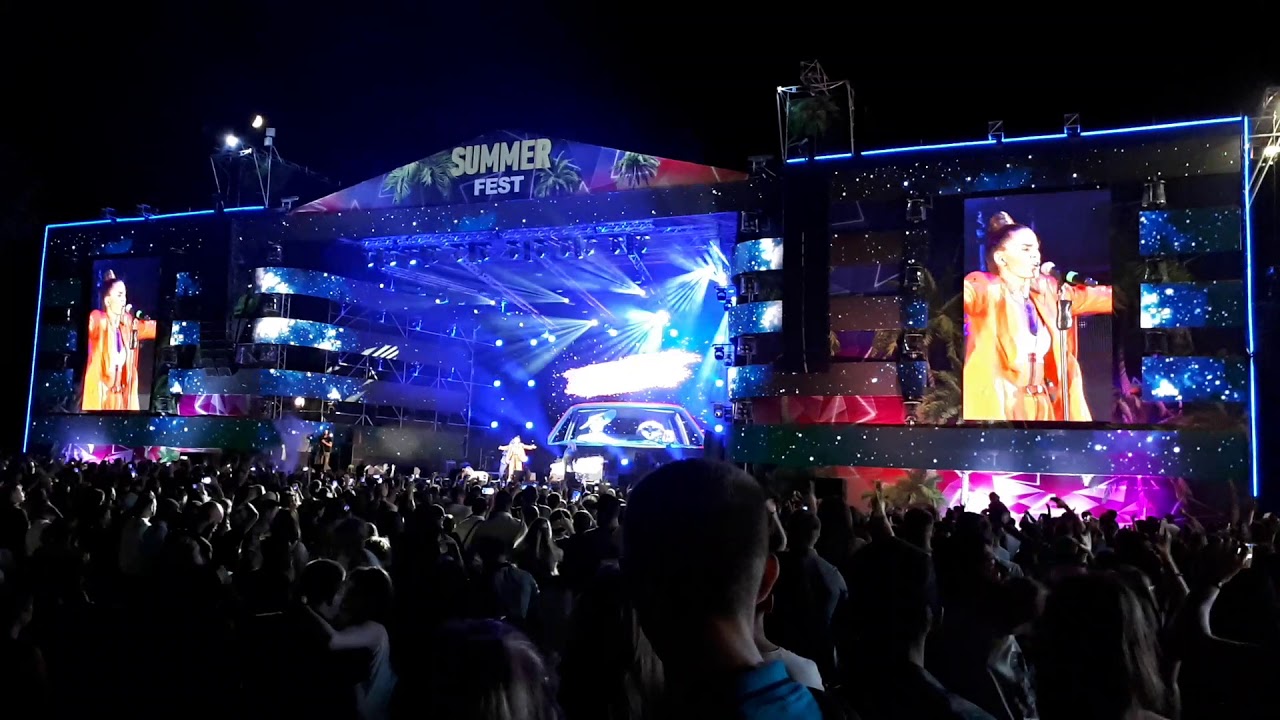 Zivert - Ещё хочу (Summer Fest, Chișinău, 9.06.19)