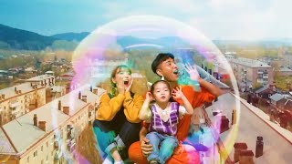비눗방울 놀이는 밖에서 해야 돼요!! 꾸비의 자동버블 대형 비눗방울 놀이 GGUBI&#39;s Giant Bubble Play