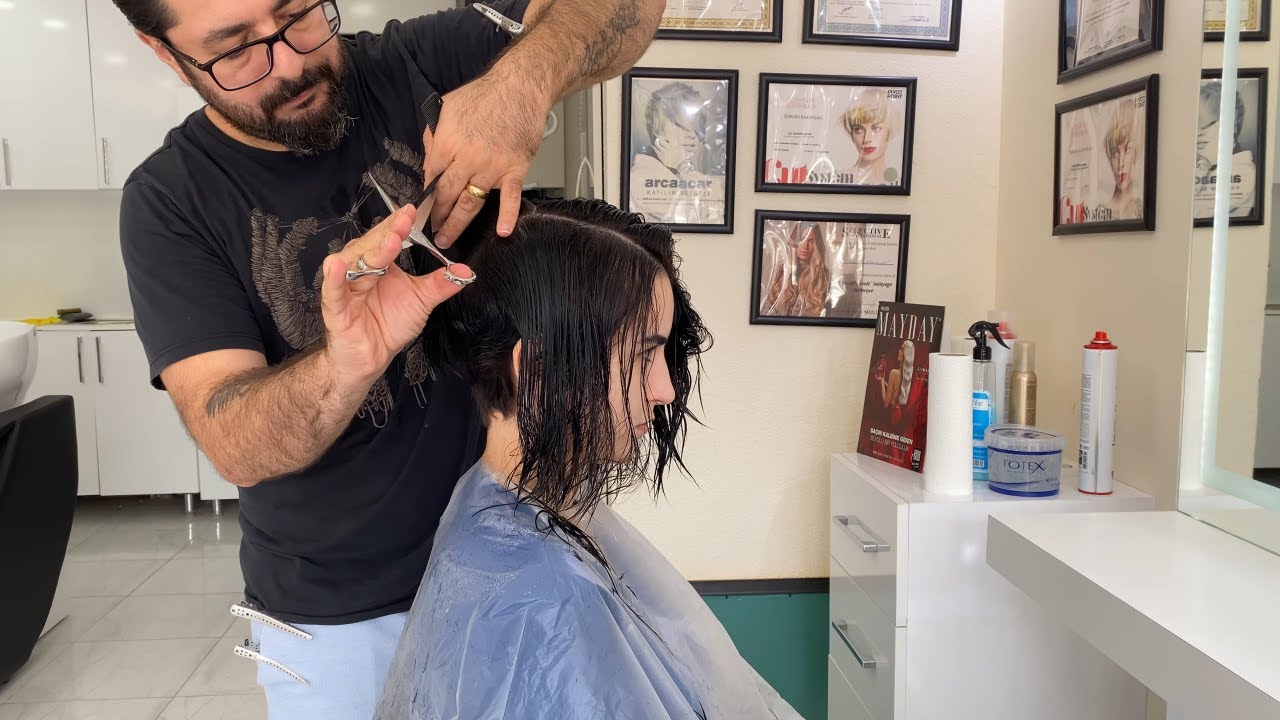 PIXIE HAIRCUT - SHORT LAYERED HAIR