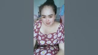 pamer belahan dada