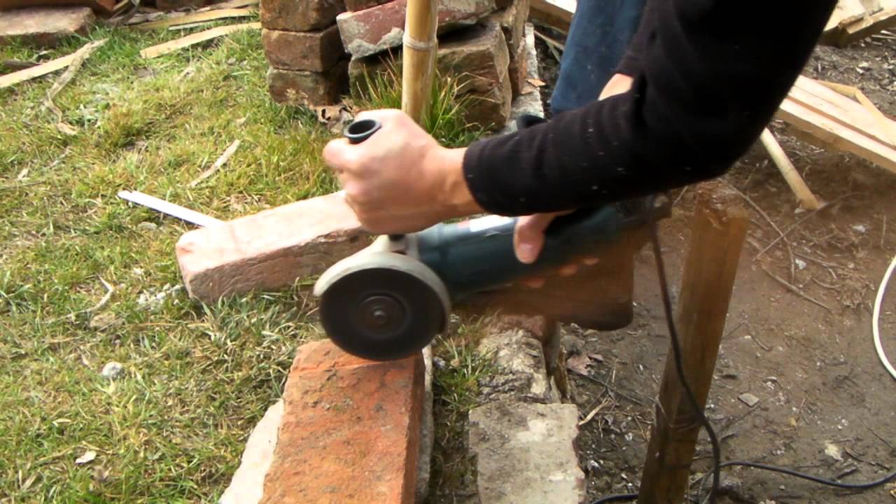 Fase 12 Ponticello in pietra e mattoni: "taglio dei mattoni"