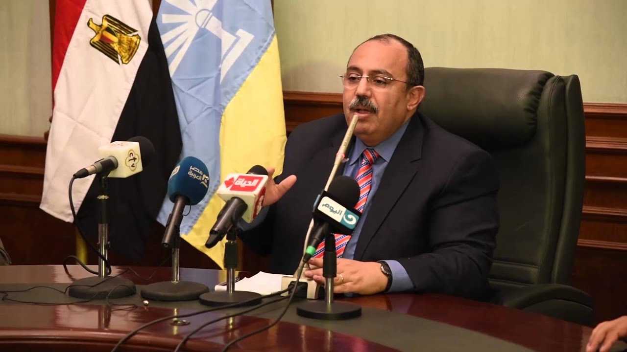 محافظ الإسكندرية يكلف كلية الفنون الجميلة بإقامة تمثال لـ"زويل"