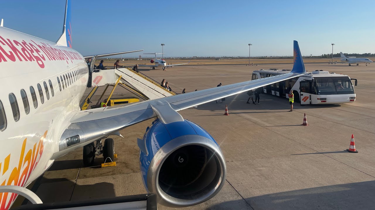 Jet2 Boeing 737-300 G-GDFM stunning landing into Faro 07/07/2025