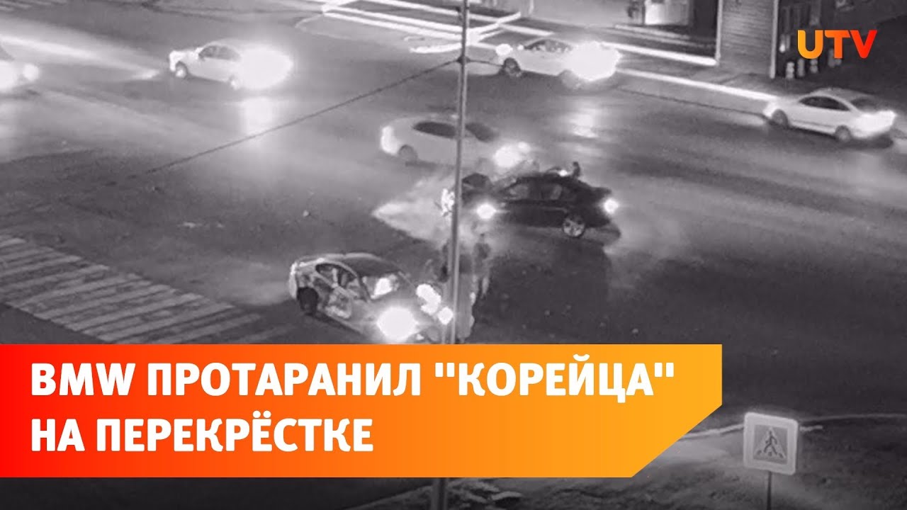 На перекрестке в Уфе BMW на скорости протаранил встречную легковушку ...