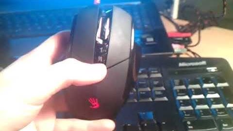 Gaming Mouse: A4tech Bloody V7 HoleLess (Close-up)