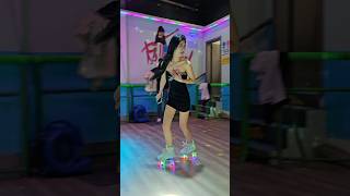 来牵手啦 #全抖音最火的轮滑 #shorts #tiktok #douyin #music