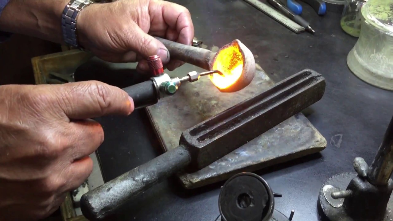 Melting Rings Melting Gold at 1000 Degrees To Make a Ring - YouTube