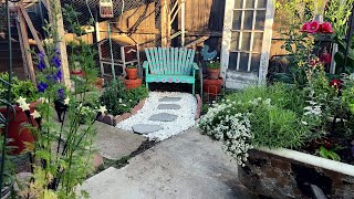 Little Garden Full of Charm!  Peaceful & Relaxing (No Talking)