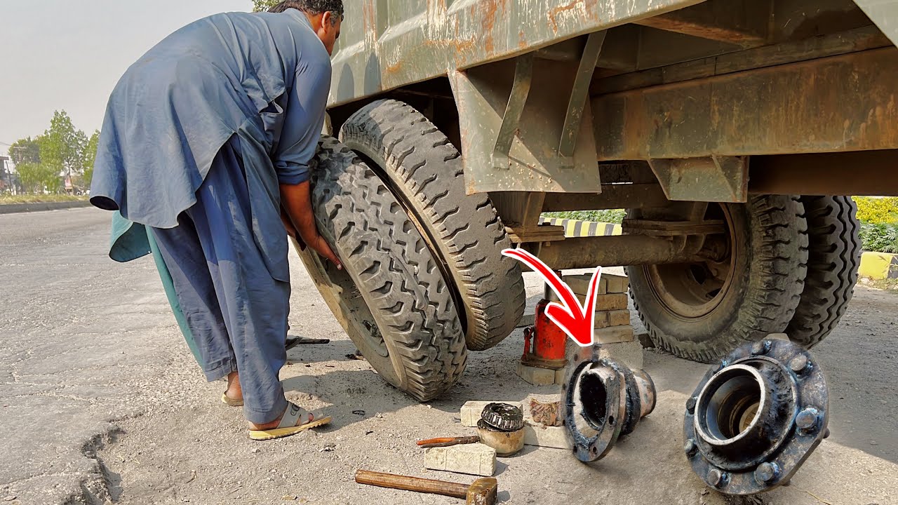Loader Trolley Hub Failure | Dangerous Roadside Breakdown on Busy Road