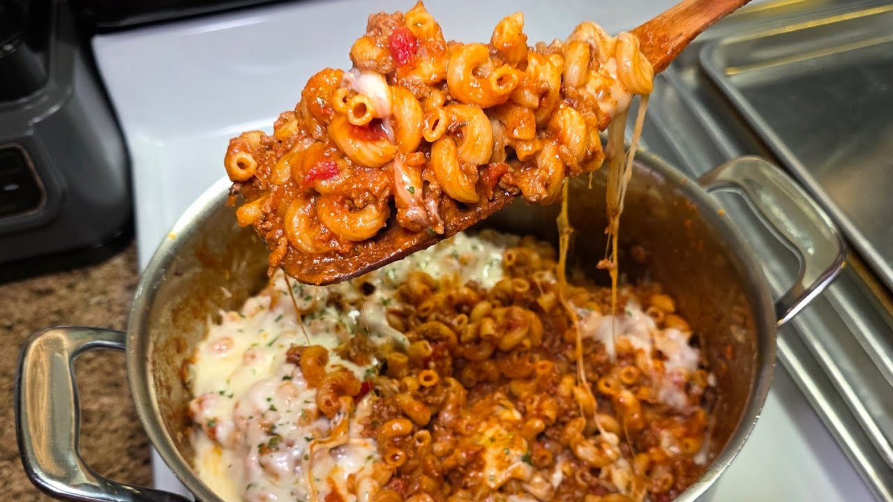 Гуляш — это блюдо, которое мы все в детстве ненавидели. 😅