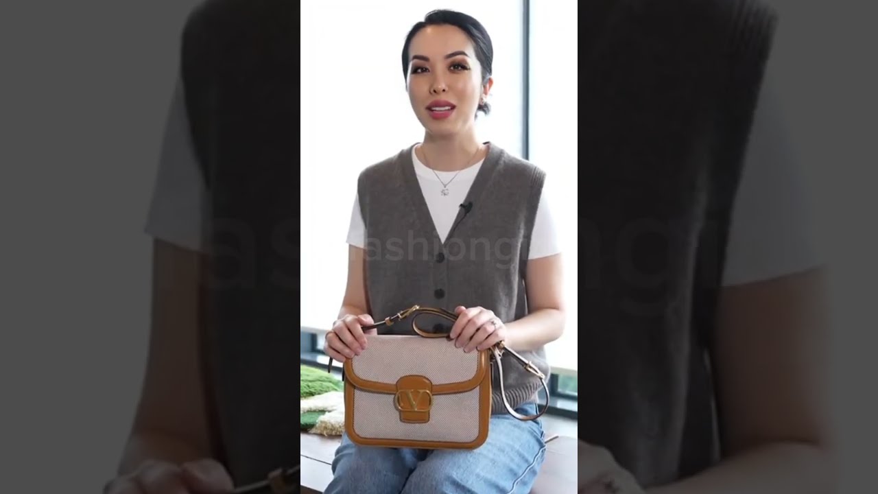 ショルダーバッグ VALENTINO CAMEL LEATHER 9TO5 SHOULDER BAG Valentino Garavani 9to5 shoulder bag. - YouTube