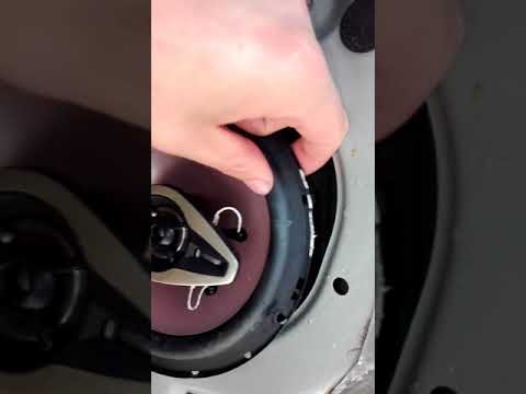 Βίντεο: Πώς βγάζετε τα πίσω ηχεία από ένα Toyota Avalon;