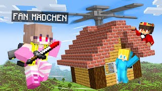 Ich BAUE ein HELIKOPTER HAUS um mich vom verrückten FANMÄDCHEN zu verstecken in Minecraft!