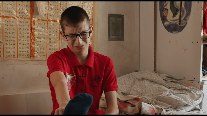 „У школи ме задиркују, кажу купи ногу на киоску!” – Виктор (13) је на свакодневним мукама!