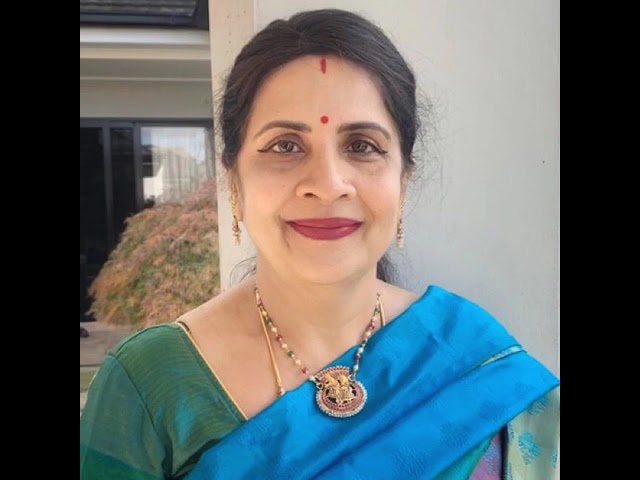 Guarda DURGA  LAKSHMI  SARASWATI—-Devi Bhajan—-Ragam Yamunakalyani. su YouTube