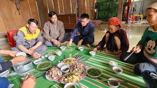 Mở Đại tiệc toàn món ngon san nền nhà 2 phụ nữ tại Lùng Chang Minh bí thư. Nguyễn Tất Thắng