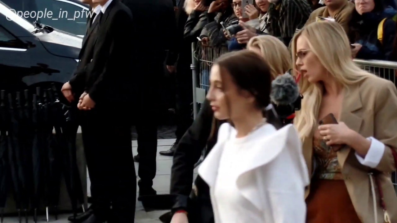 Runway meets r: Emma Chamberlain at Louis Vuitton Show – The SPOKE