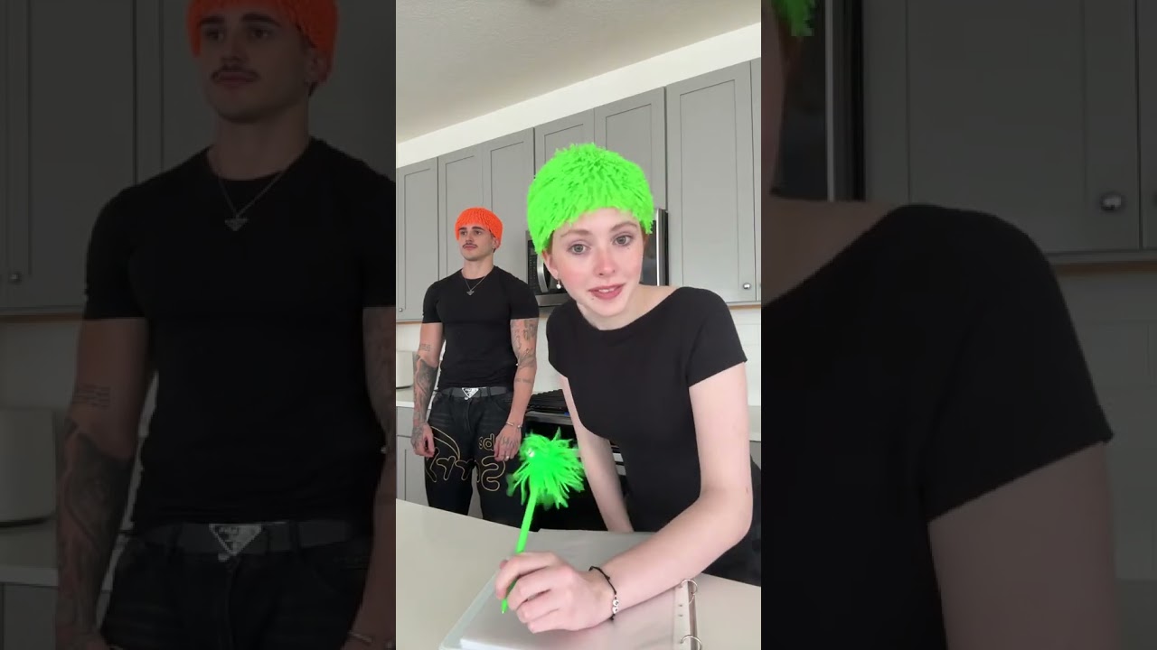 The color of her hair 😱😅 - YouTube