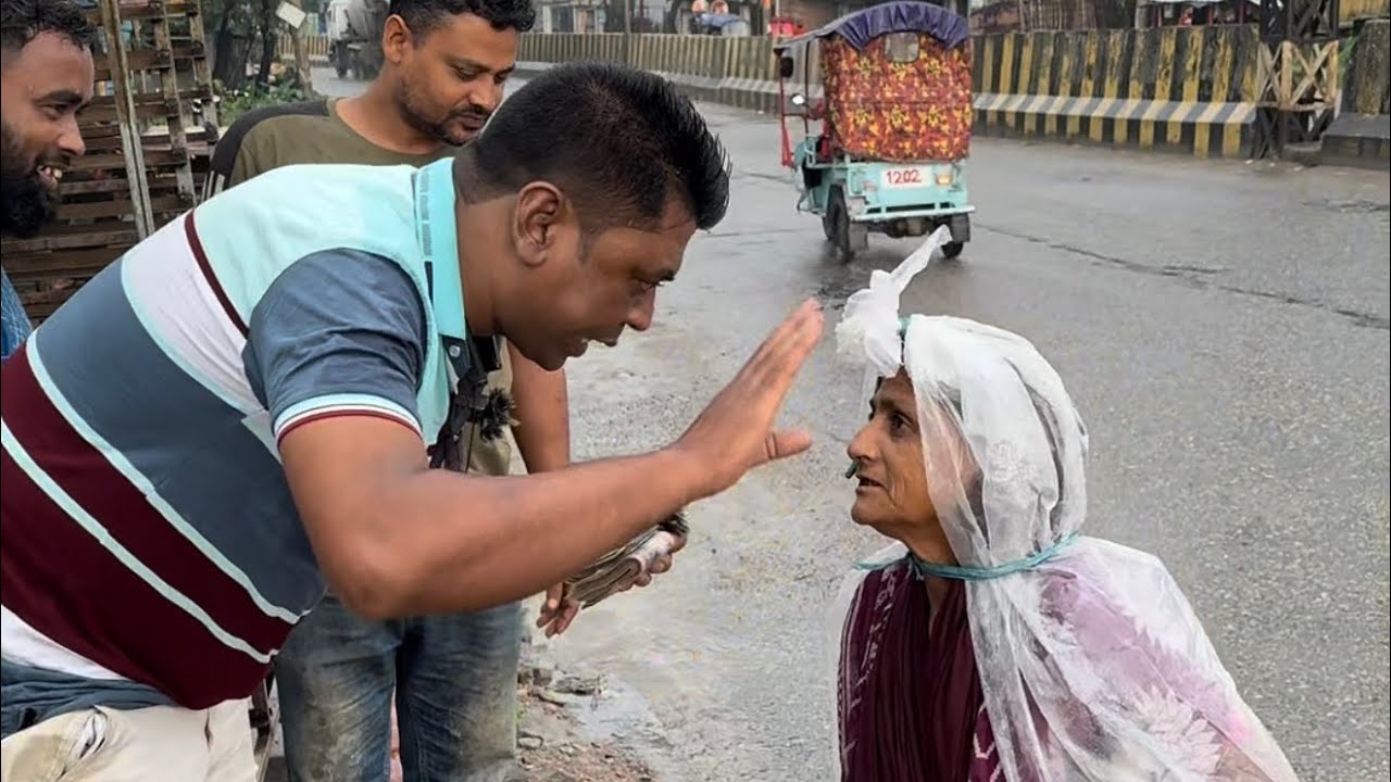 চাচি আমাকে ভাত খাওয়ার জন্য ৫০ টাকা দেন ।