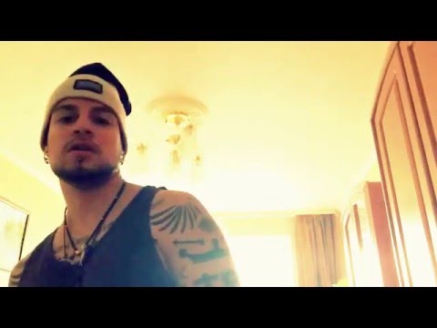 Alex Shelest Vocal Lessons - How to sing high notes with compression in head voice