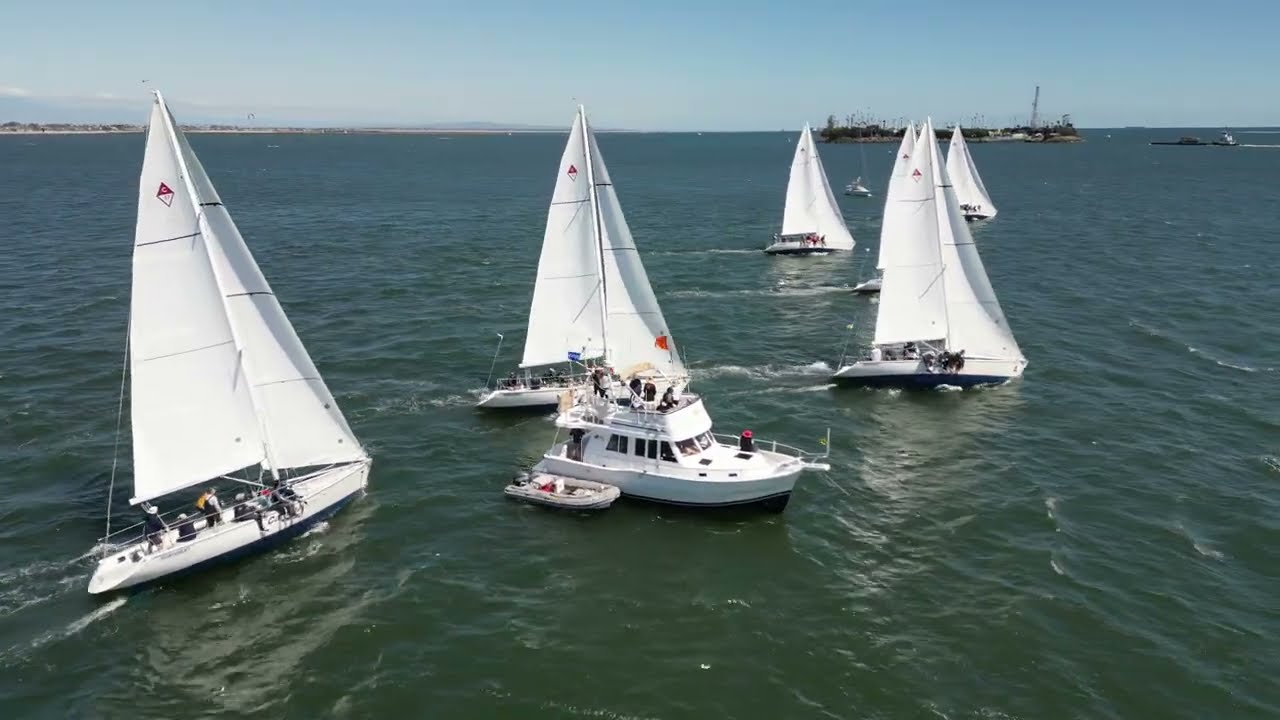 2023 Walt Elliott   Race 3   start & first beat
