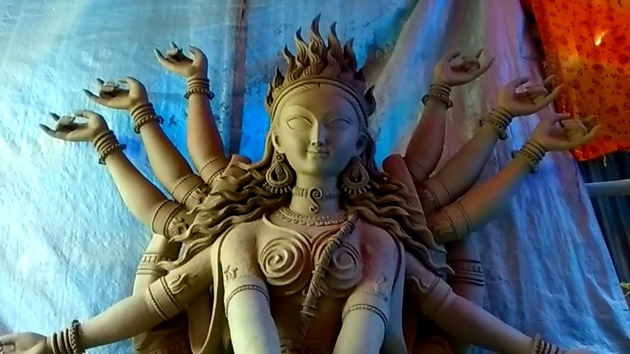 Featured image of post Kumartuli Durga Pratima Image Silpakar suurav debprasad sona 2018