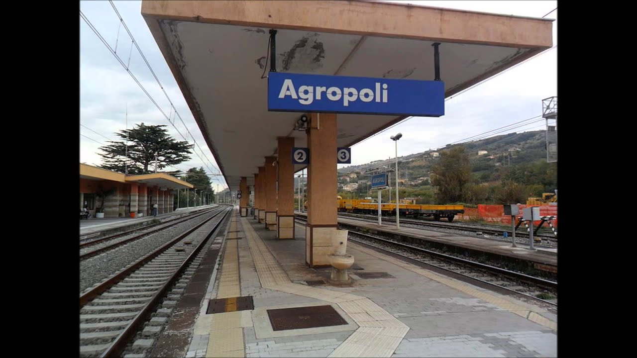 Annunci alla Stazione di Agropoli-Castellabate