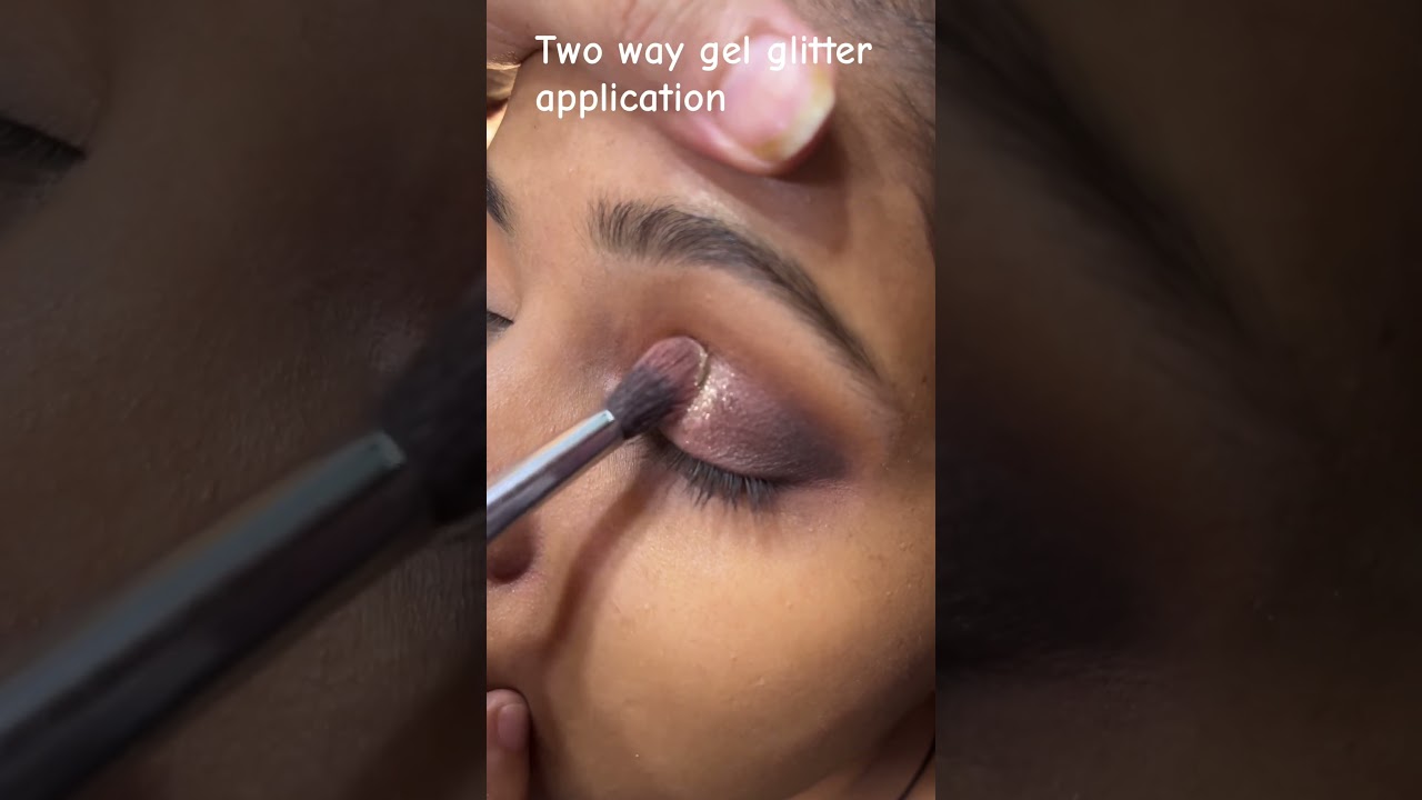 Two way gel glitter application 👀          