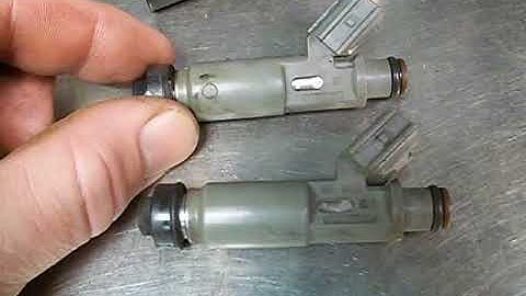 2003 Toyota Camry Engine  Rattling Noise. Video 1.