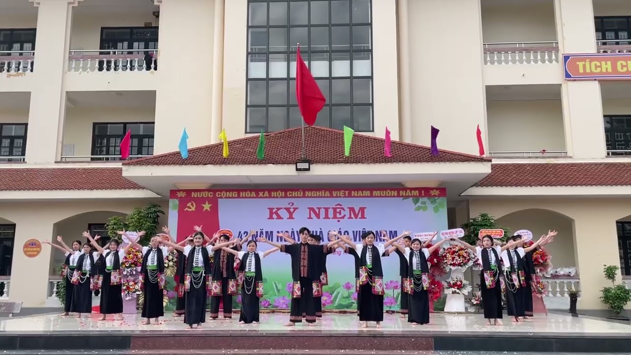 Gặp nhau giữa rừng mơ x Chiếc khăn piêu - Chi đoàn 11A3 - THPT Quế Võ 2