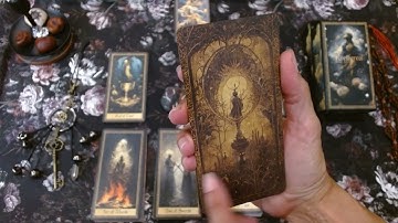 "Erethereal Shadow Tarot" - A personal review + experience.