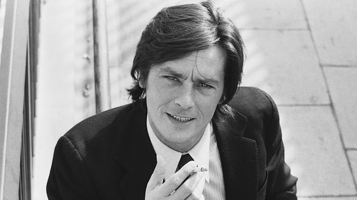 Les femmes dans la vie d'Alain Delon sont passées, innombrables