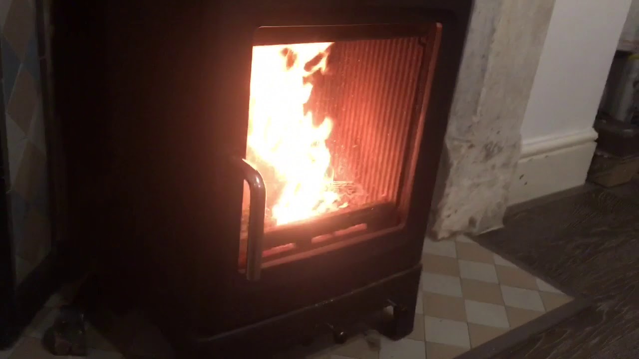 Saltfire Peanut 5 stove - YouTube