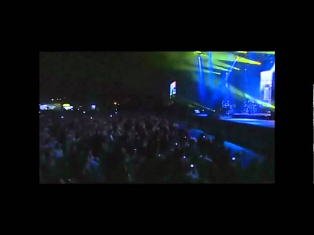 YouTubeでGigi Finizio - Più che posso - OFFICIAL VIDEO LIVE (dal dvd PIU' CHE POSSO LIVE)を視聴