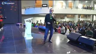 Pasteur Marcelo  Chante Hallelujah Hosanna 