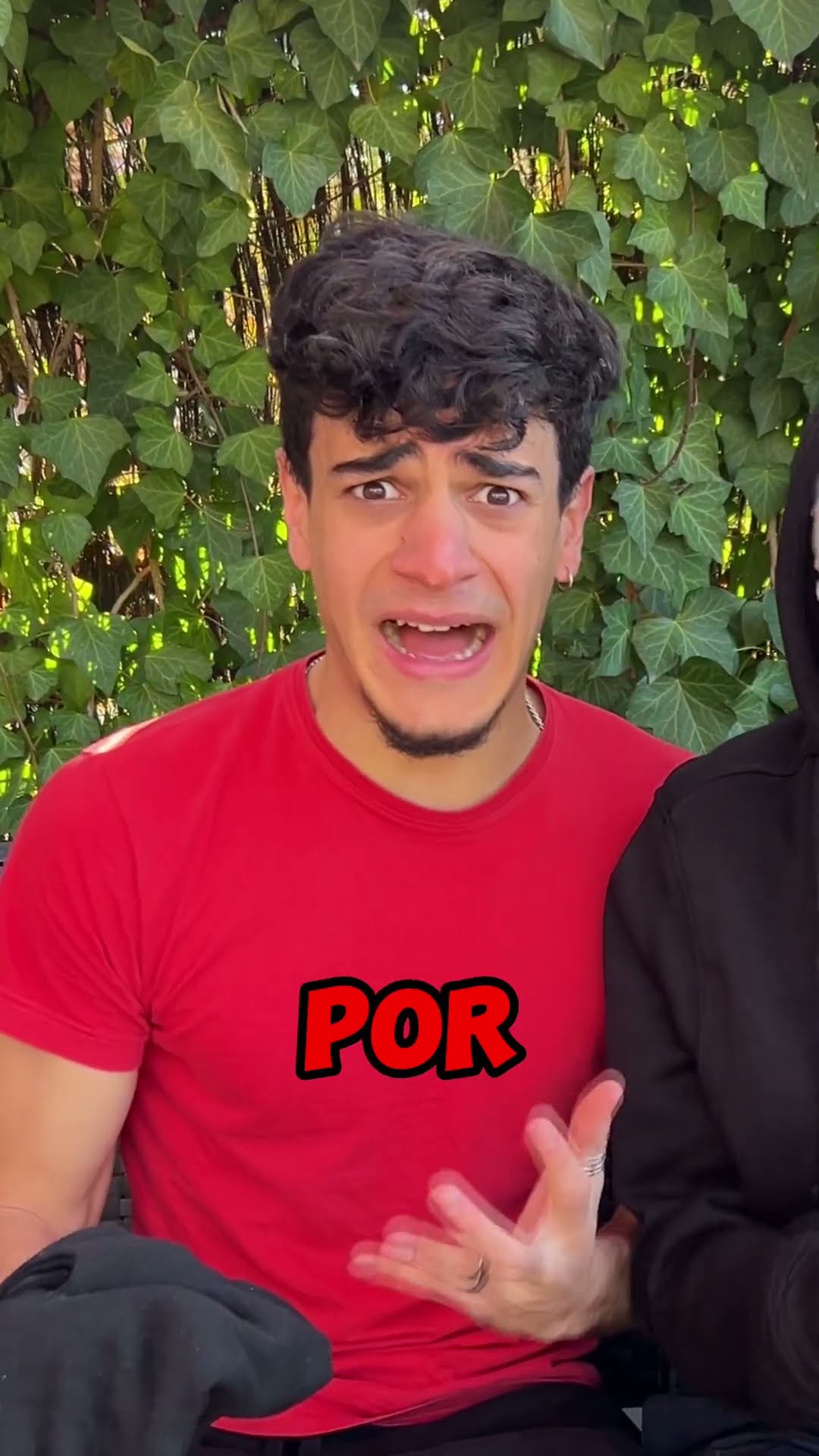 MI AMIGO NO QUIERE MOSTRAR SU CARA! (LA REVELA)