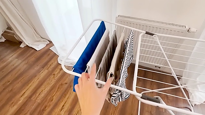 35 years and only now do I realize I was doing it wrong! Never hang wet clothes like this.