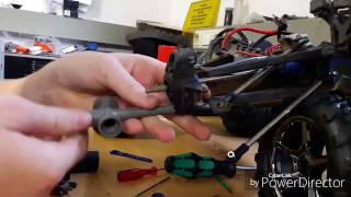 TRAXXAS E REVO BRUSHLESS EDITION: Changing the drive shaft