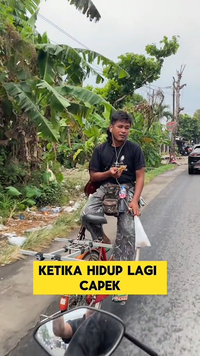 momen lucu ketika lihat bapak bapak naik sepeda terbalik hadapnya ‼️‼️#lucu #kocak #meme #shorts