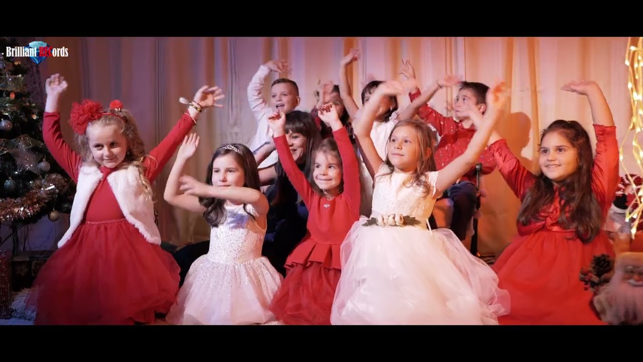 Irina Bustean & Kids - Mos Craciun (Official Video)