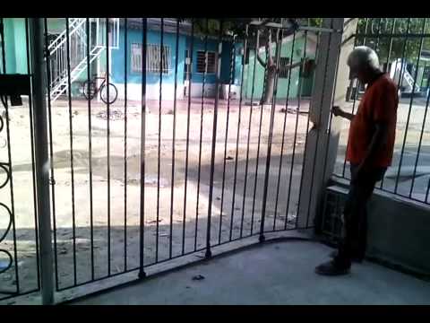 PORTON CURVO DE GRANDES DIMENCIONES | Doovi