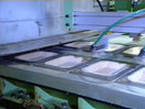 THE MAKING （194）木のお皿ができるまで - YouTube