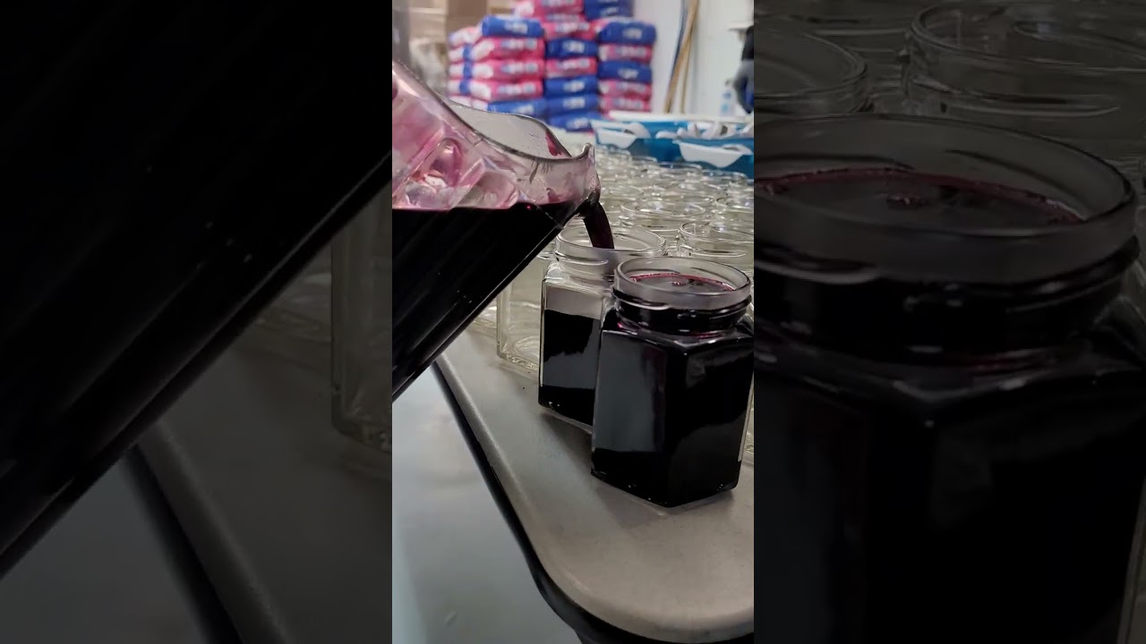 How to make black currant jelly in under 15 seconds.