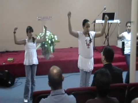 Assembleia de Deus da Fowler - Coreografia das Criancas ( Karinne - Briana - Beatriz )