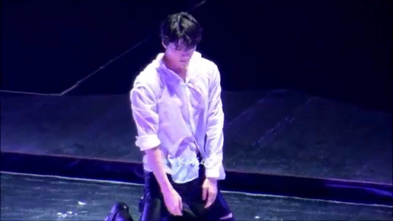 Fancam Baby Don T Cry Sehun Cut Exo Luxion In Hong Kong Youtube