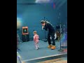 Нюша с дочкой Симбой поют на репетиции (Instagram, 28.10.20)