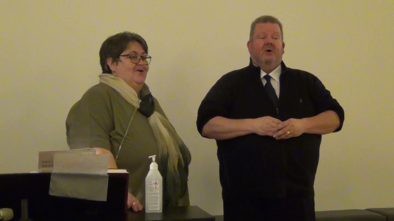 Karina og Erik Petersen sang duet i Frelsens Hær Randers.