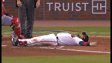 Dee Strange-Gordon hits Travis d