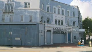 Passionate Debate Goes On About What To Do About Coconut Grove Playhouse